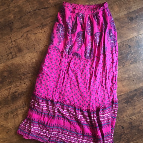 Old navy maxi skirt - Picture 2 of 2